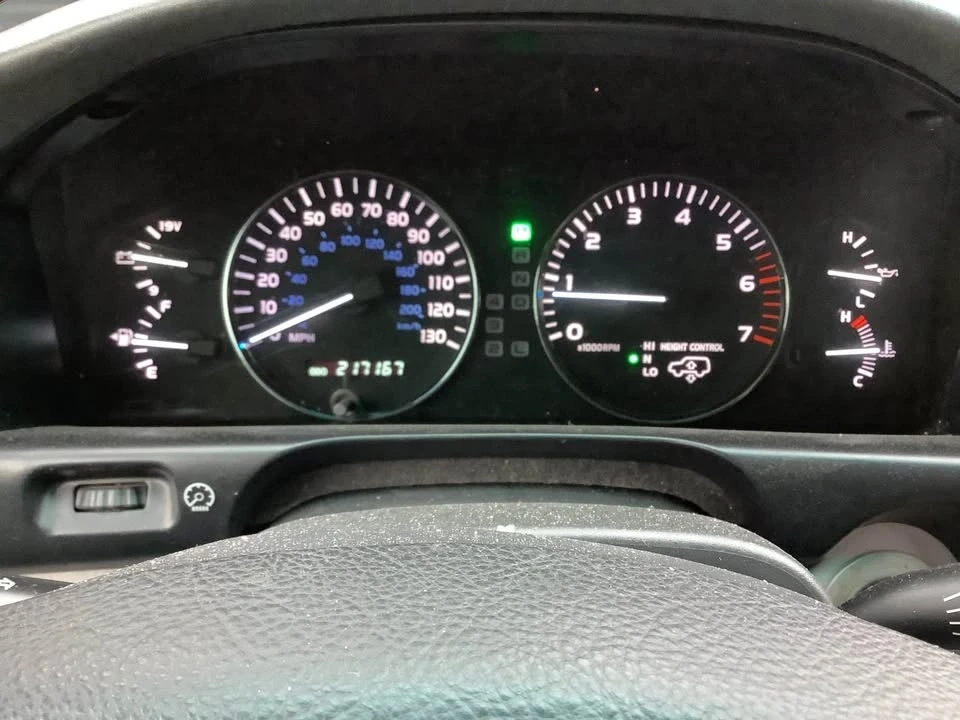 2006 Lexus LX 2nd Gen - Image 11 of 19