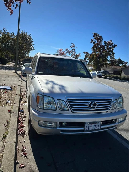2006 Lexus LX 2nd Gen - Image 3 of 7