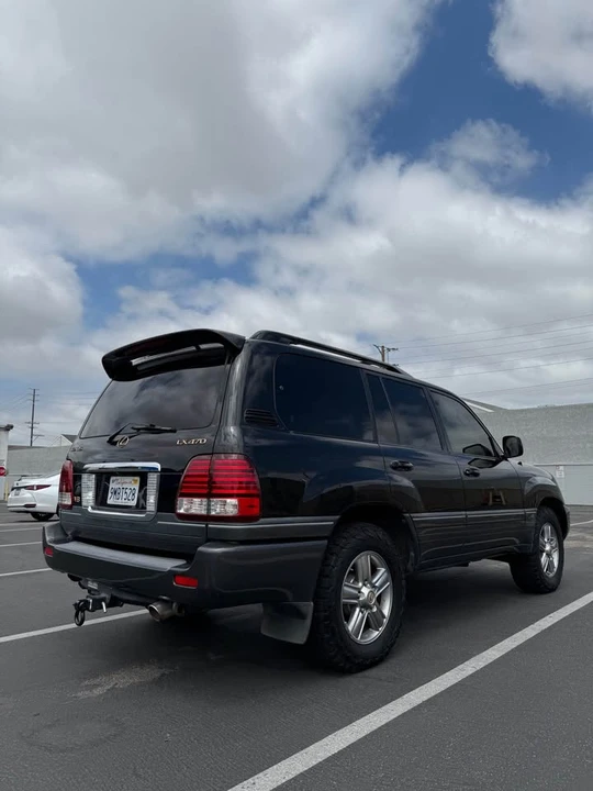 2006 Lexus LX 2nd Gen - Image 5 of 16