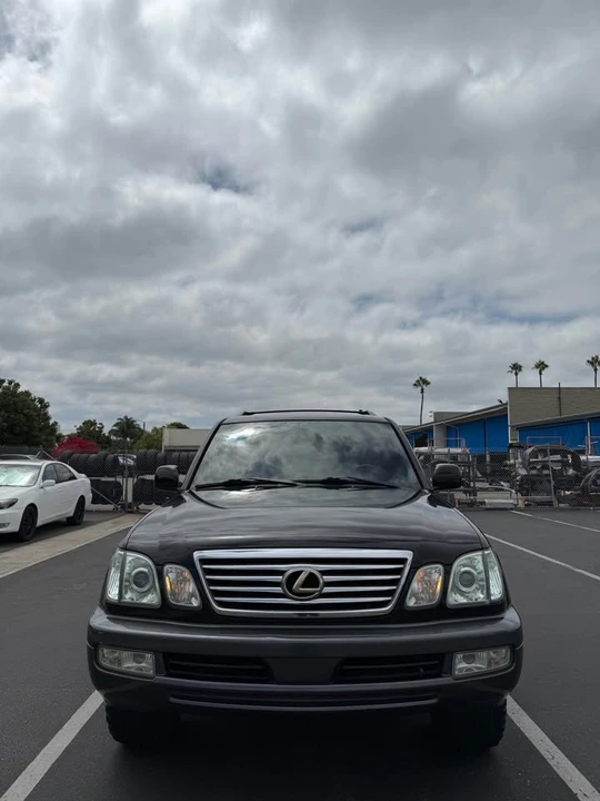 2006 Lexus LX 2nd Gen - Image 2 of 16