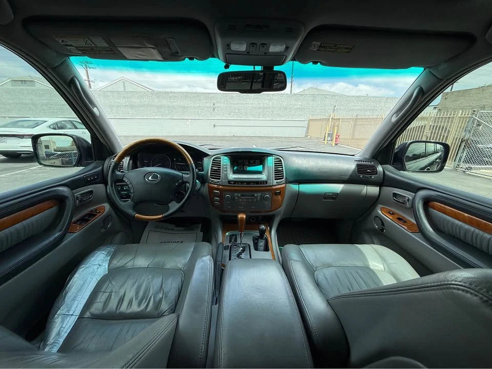 2006 Lexus LX 2nd Gen - Image 15 of 16