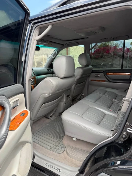 2006 Lexus LX 2nd Gen - Image 12 of 16