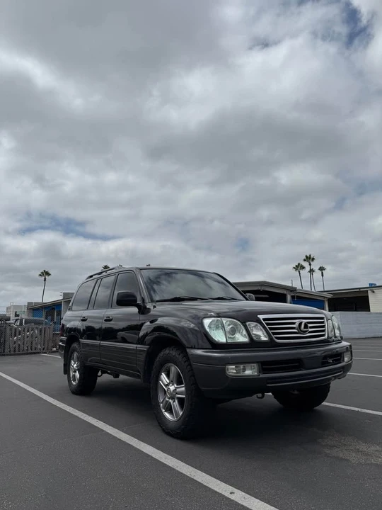 2006 Lexus LX 2nd Gen - Image 3 of 16