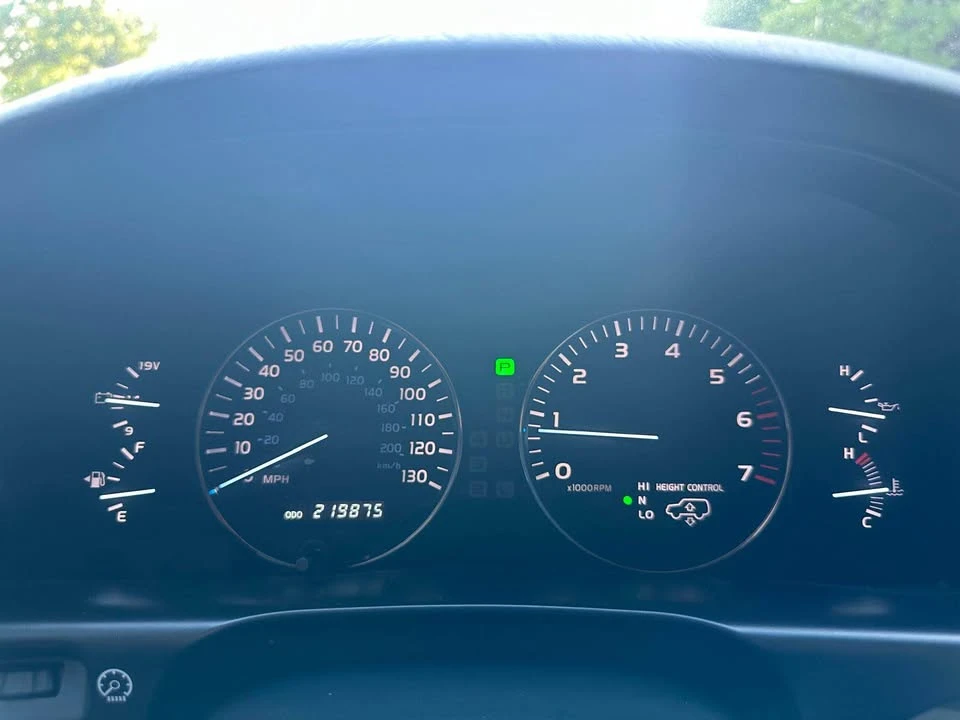 2006 Lexus LX 2nd Gen - Image 17 of 18