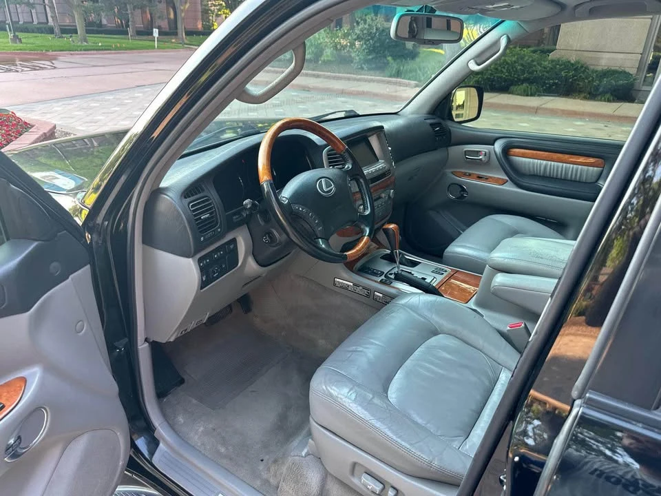 2006 Lexus LX 2nd Gen - Image 10 of 18