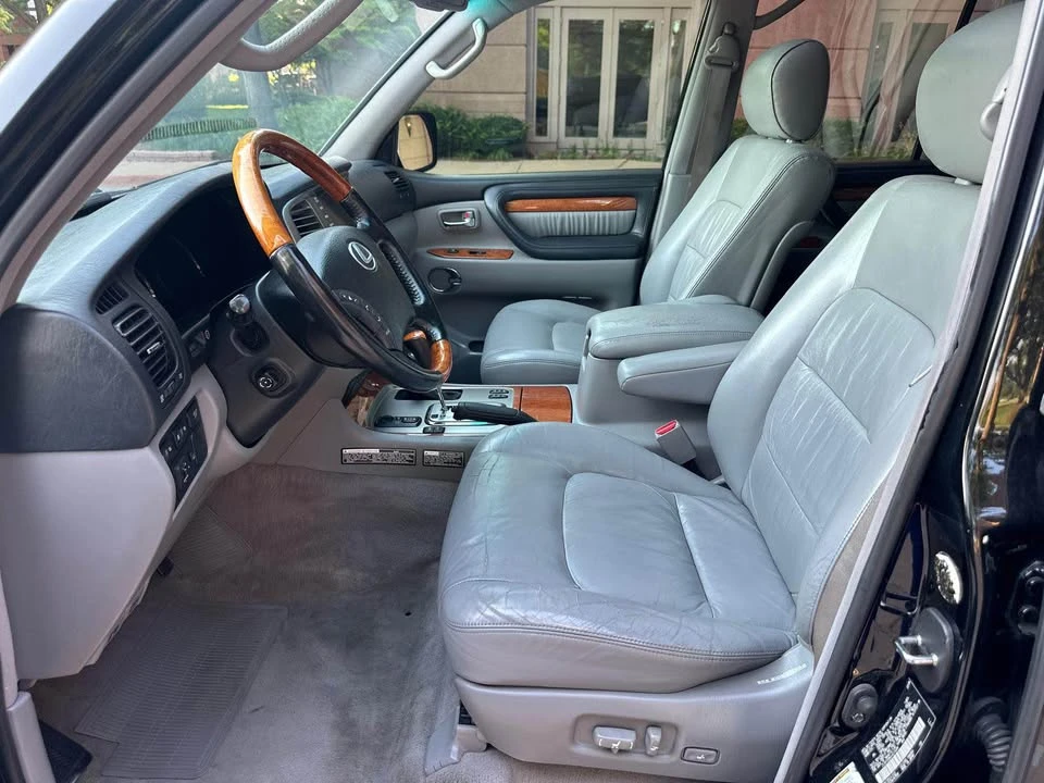 2006 Lexus LX 2nd Gen - Image 11 of 20