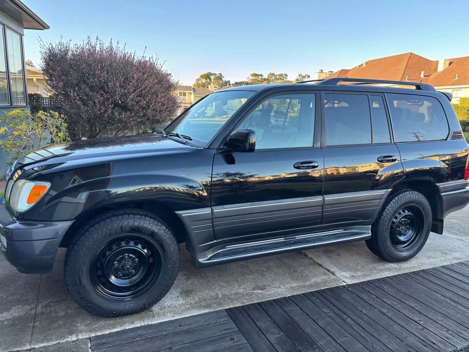 2006 Lexus LX 2nd Gen - Image 2 of 4
