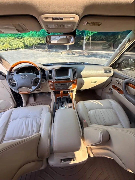 2006 Lexus LX 2nd Gen - Image 17 of 20