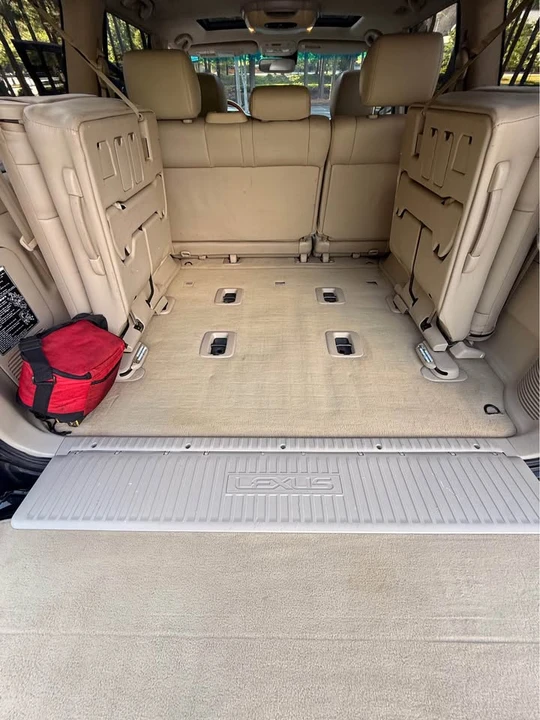 2006 Lexus LX 2nd Gen - Image 11 of 20