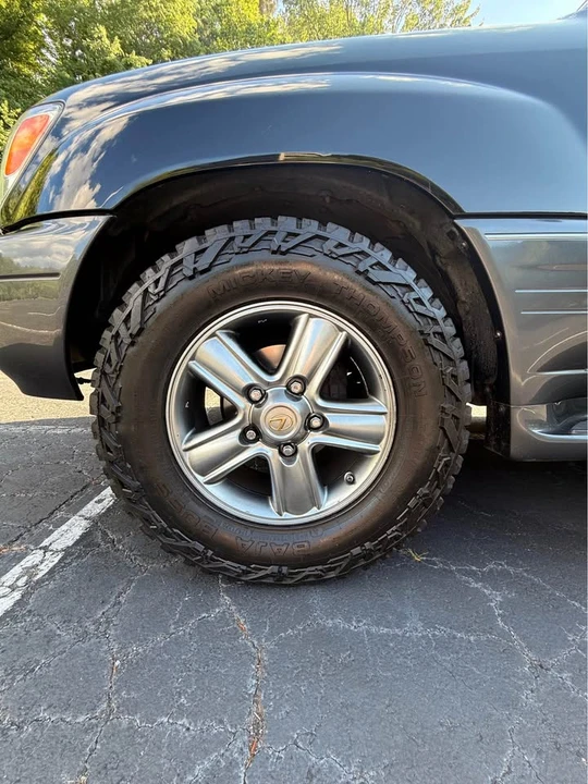 2006 Lexus LX 2nd Gen - Image 19 of 20