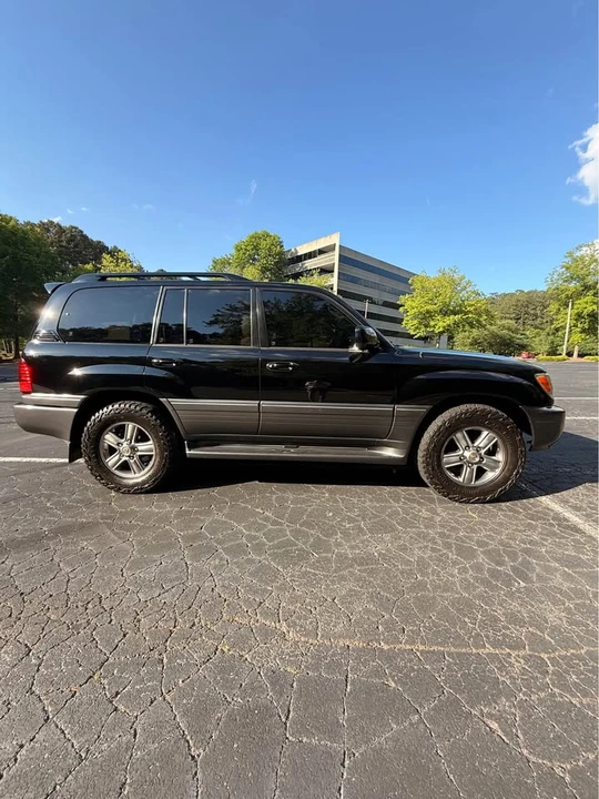 2006 Lexus LX 2nd Gen - Image 2 of 20