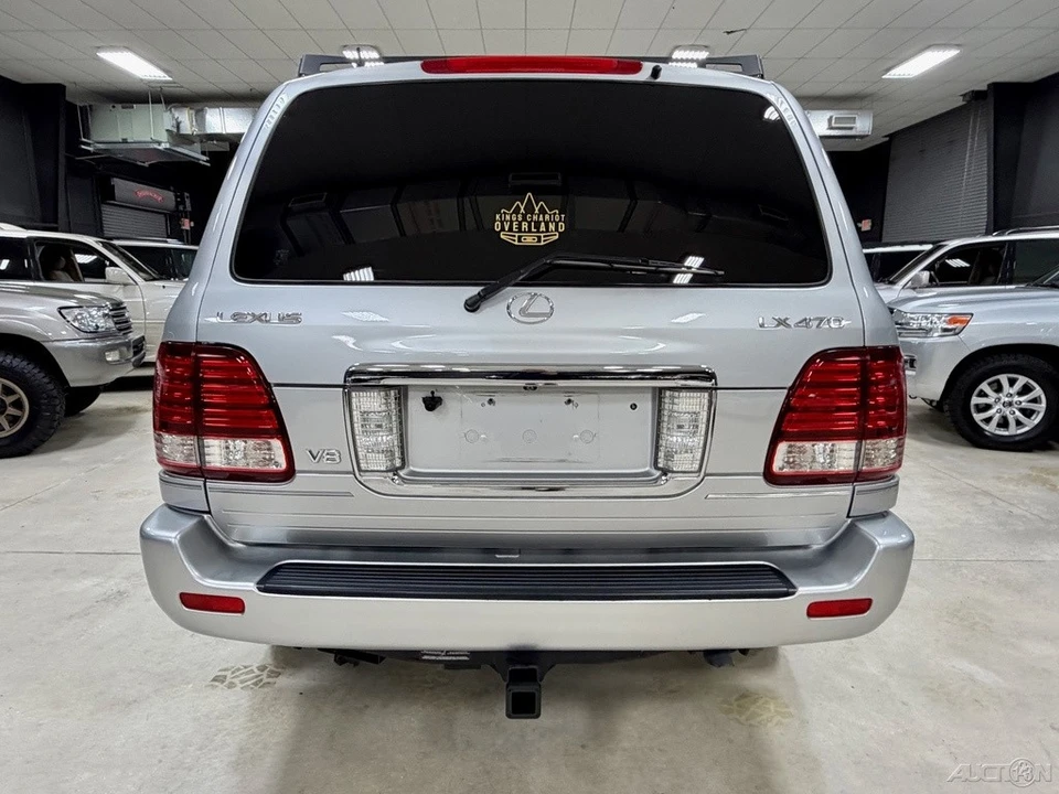 2006 Lexus LX 2nd Gen - Image 9 of 12