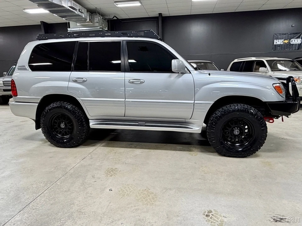 2006 Lexus LX 2nd Gen - Image 7 of 12