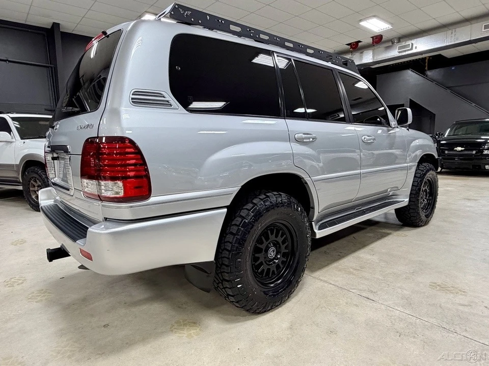 2006 Lexus LX 2nd Gen - Image 8 of 12