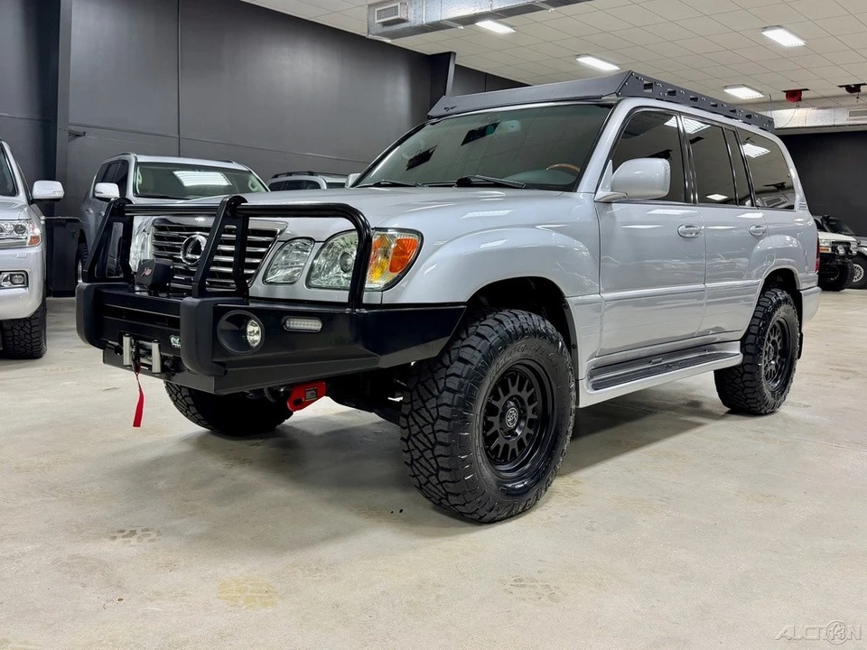 2006 Lexus LX 2nd Gen - Image 2 of 12