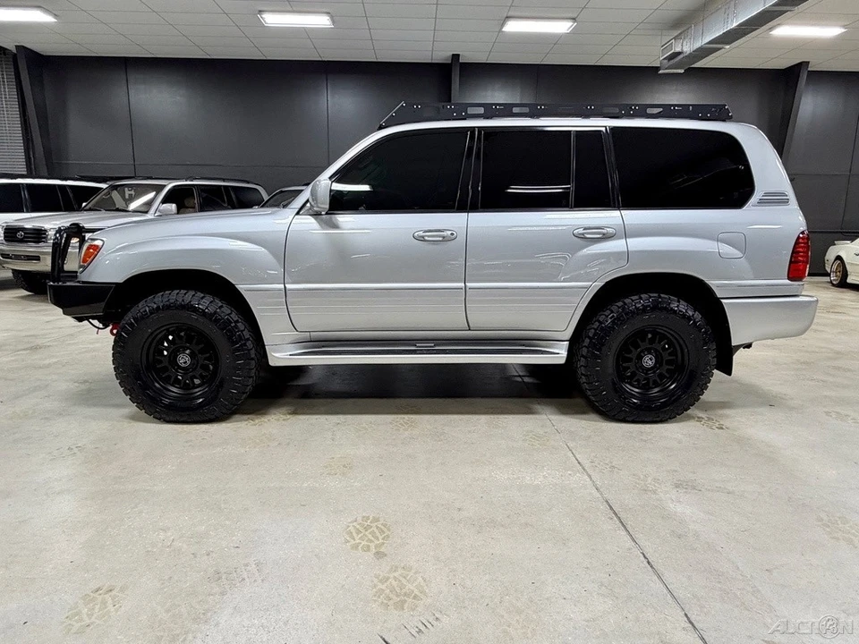 2006 Lexus LX 2nd Gen - Image 12 of 12
