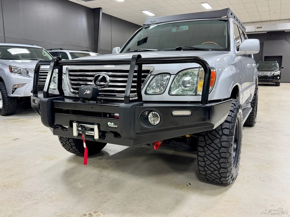 2006 Lexus LX 2nd Gen - Image 3 of 12
