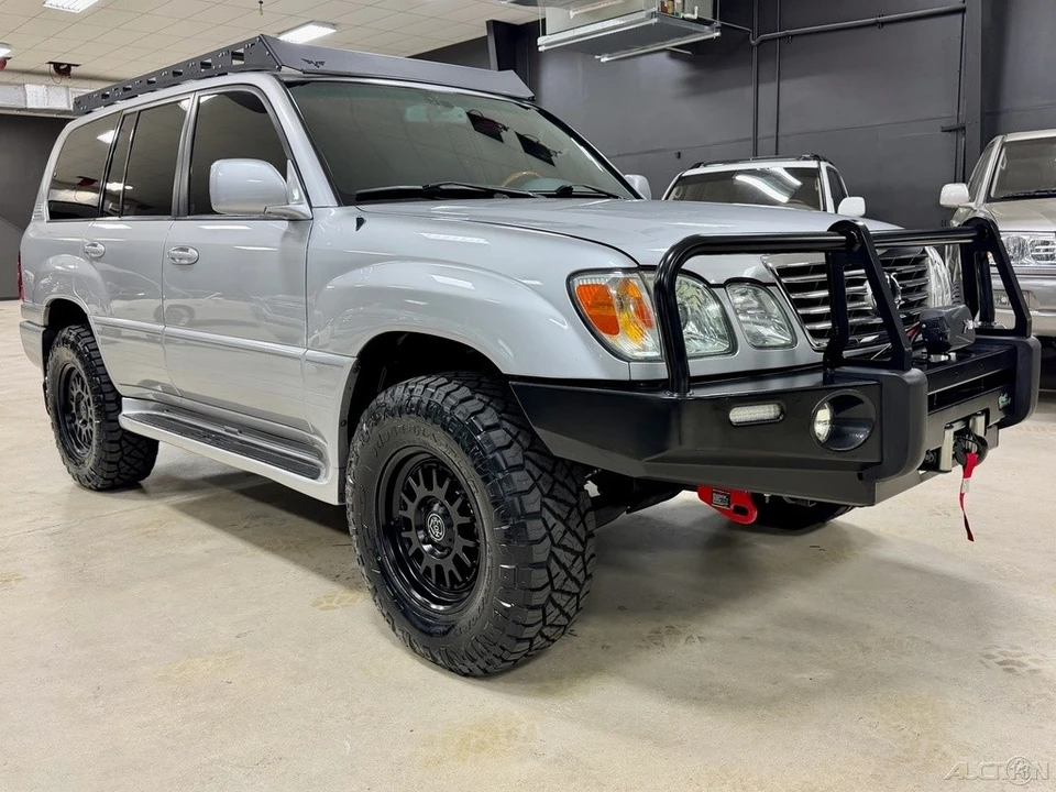 2006 Lexus LX 2nd Gen - Image 6 of 12
