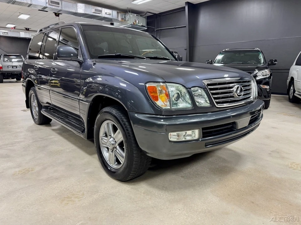 2006 Lexus LX 2nd Gen - Image 5 of 12