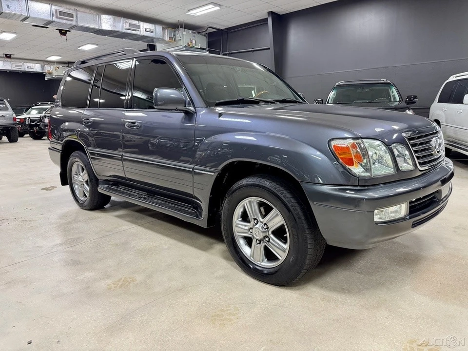 2006 Lexus LX 2nd Gen - Image 6 of 12