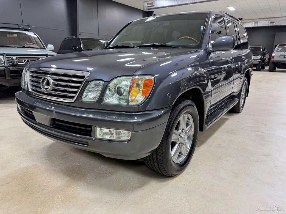 2006 Lexus LX 2nd Gen - Image 2 of 12