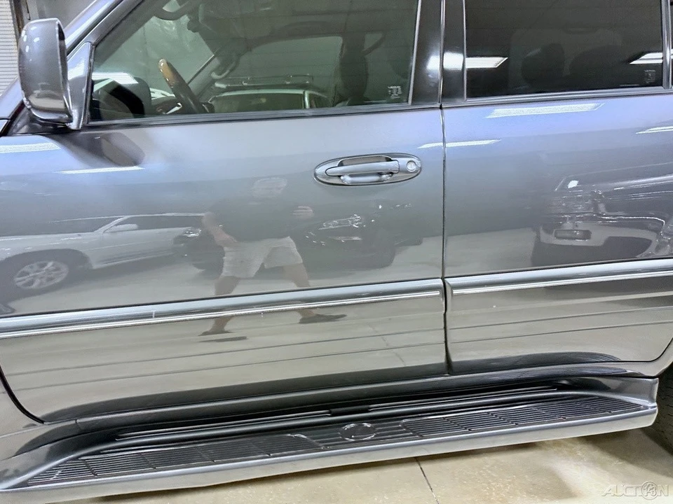 2006 Lexus LX 2nd Gen - Image 12 of 12