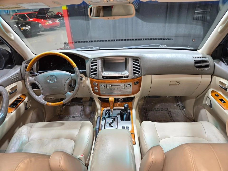 2006 Lexus LX 2nd Gen - Image 6 of 31