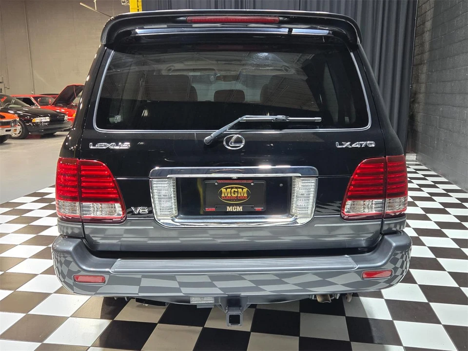 2006 Lexus LX 2nd Gen - Image 4 of 31