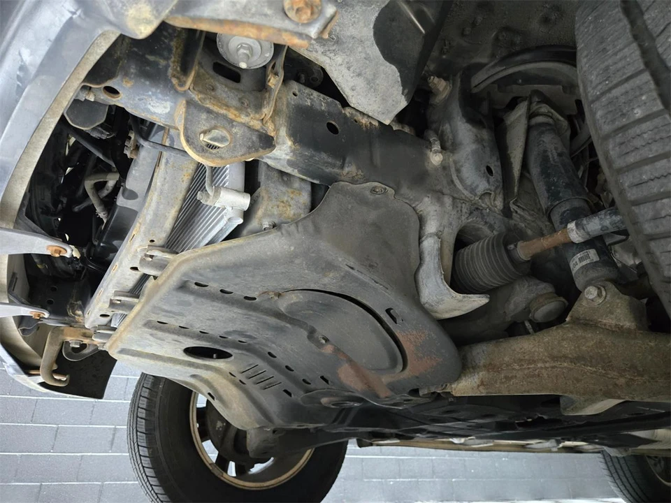 2006 Lexus LX 2nd Gen - Image 13 of 31