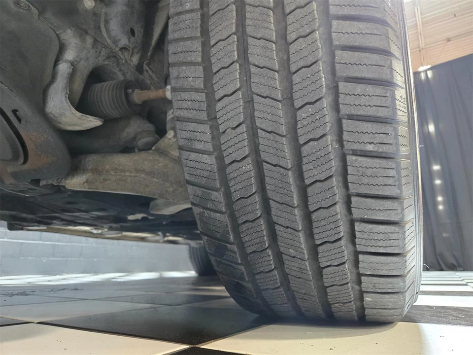 2006 Lexus LX 2nd Gen - Image 14 of 31