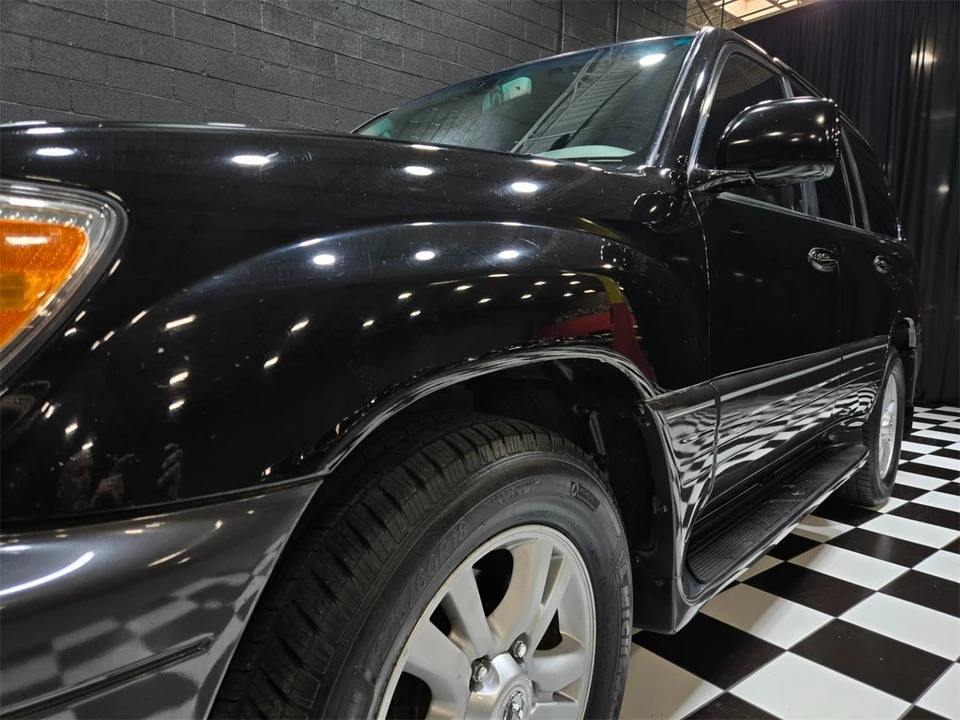 2006 Lexus LX 2nd Gen - Image 15 of 31
