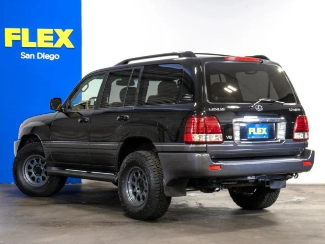 2006 Lexus LX 2nd Gen - Image 2 of 10