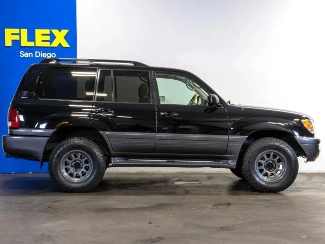 2006 Lexus LX 2nd Gen - Image 5 of 10
