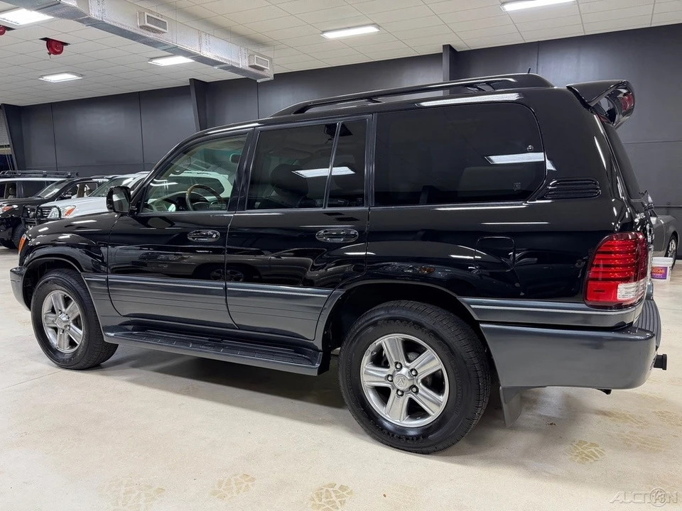 2006 Lexus LX 2nd Gen - Image 12 of 12
