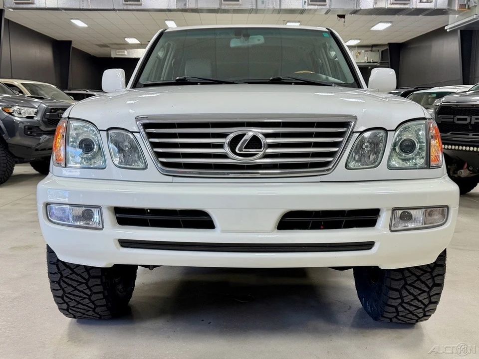 2006 Lexus LX 2nd Gen - Image 5 of 12