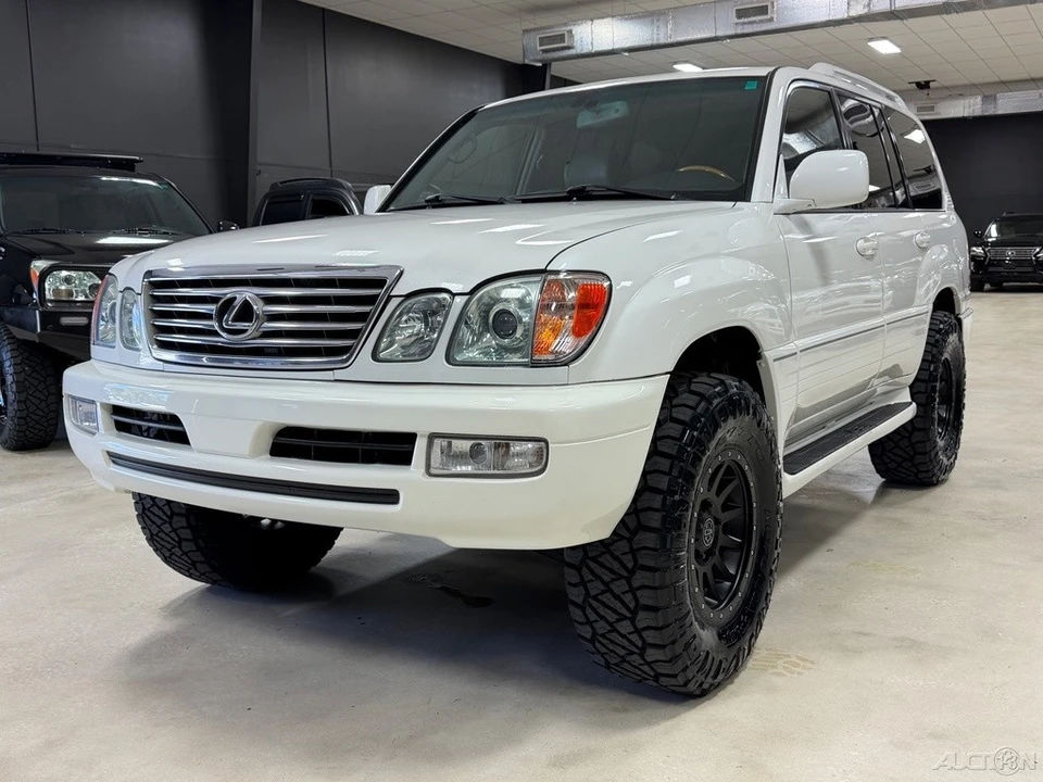 2006 Lexus LX 2nd Gen - Image 4 of 12