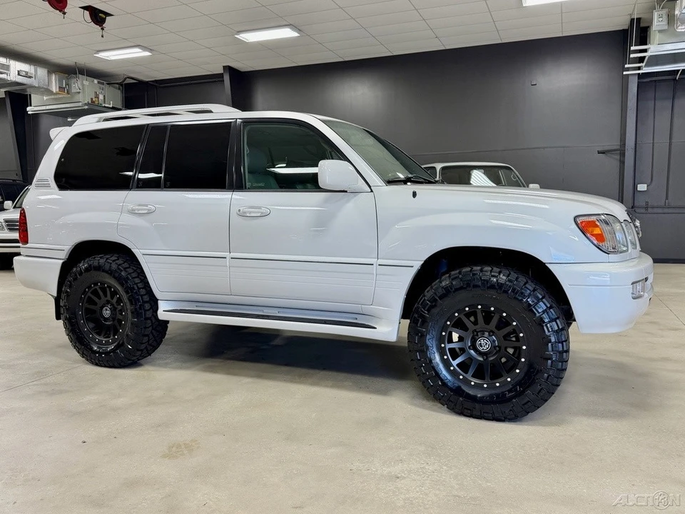 2006 Lexus LX 2nd Gen - Image 7 of 12