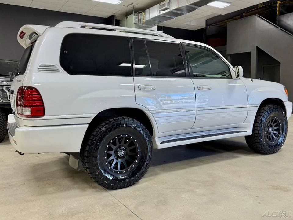 2006 Lexus LX 2nd Gen - Image 8 of 12