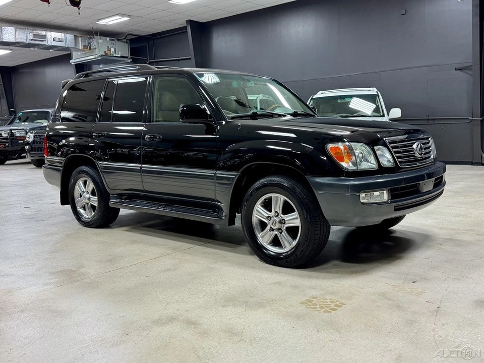 2006 Lexus LX 2nd Gen - Image 5 of 12