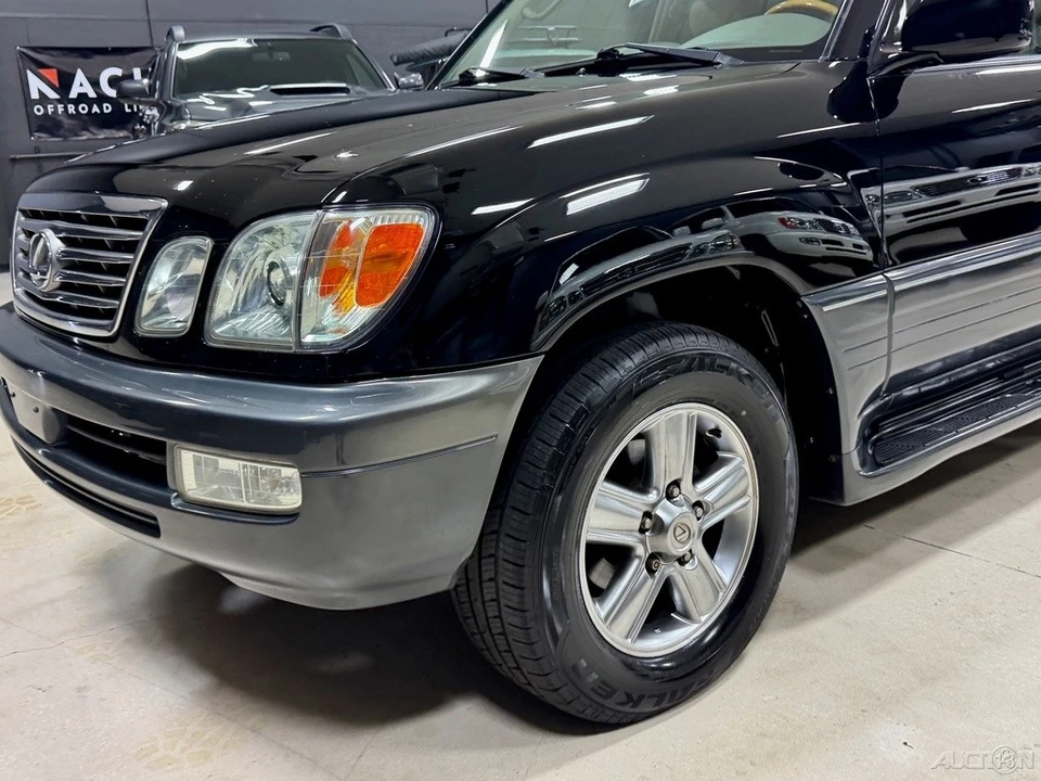2006 Lexus LX 2nd Gen - Image 11 of 12