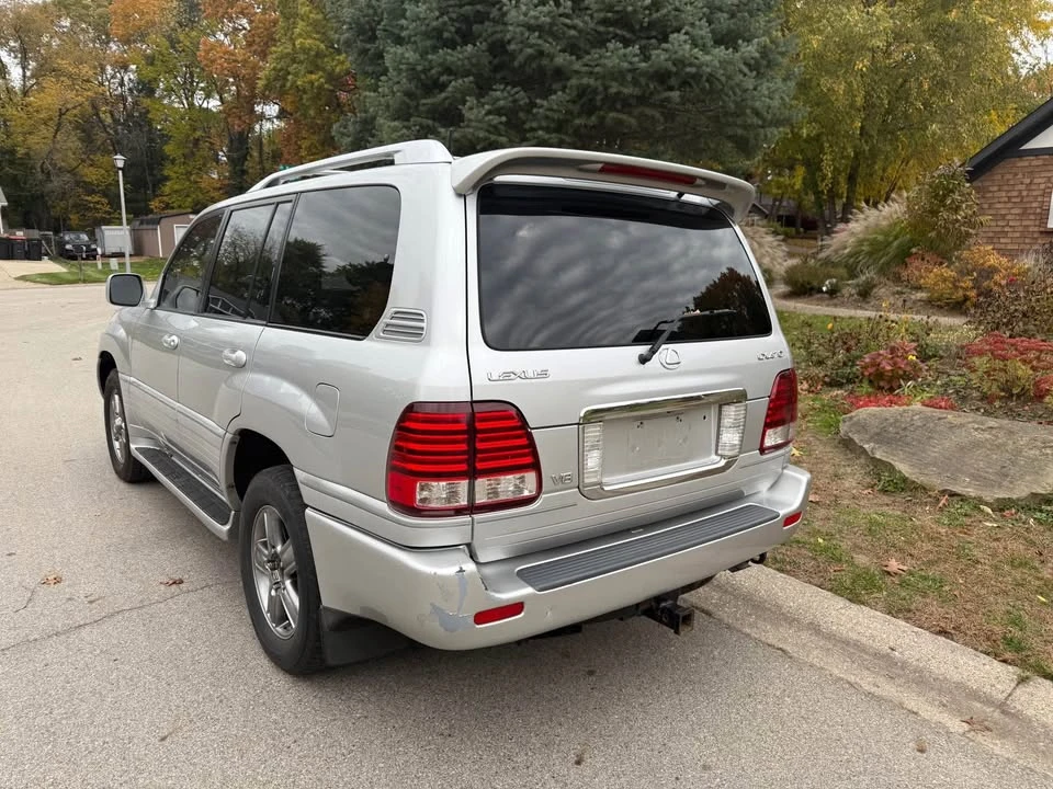 2006 Lexus LX 2nd Gen - Image 6 of 9