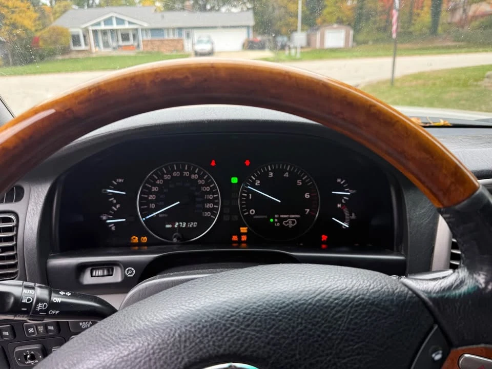 2006 Lexus LX 2nd Gen - Image 8 of 9