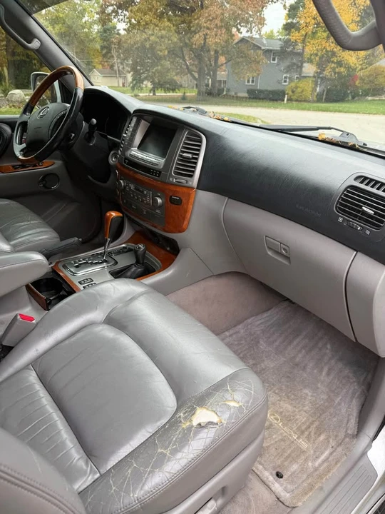 2006 Lexus LX 2nd Gen - Image 9 of 9