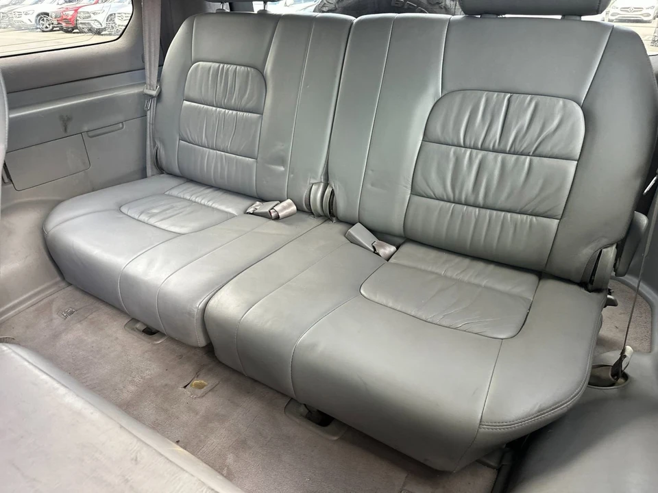 2006 Lexus LX 2nd Gen - Image 16 of 21