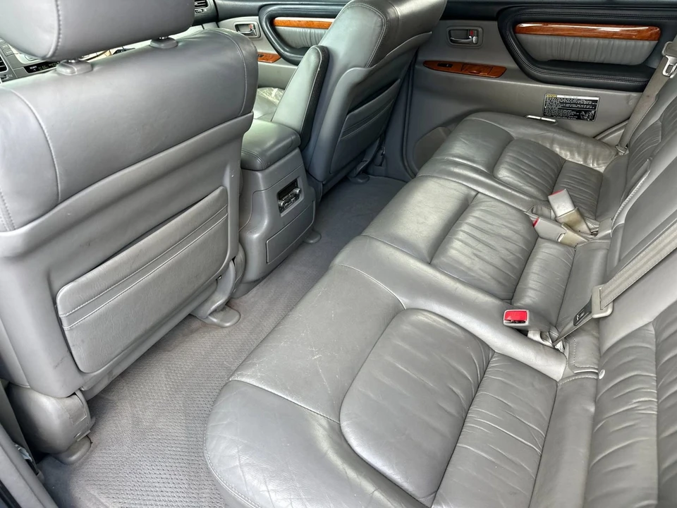 2006 Lexus LX 2nd Gen - Image 12 of 12