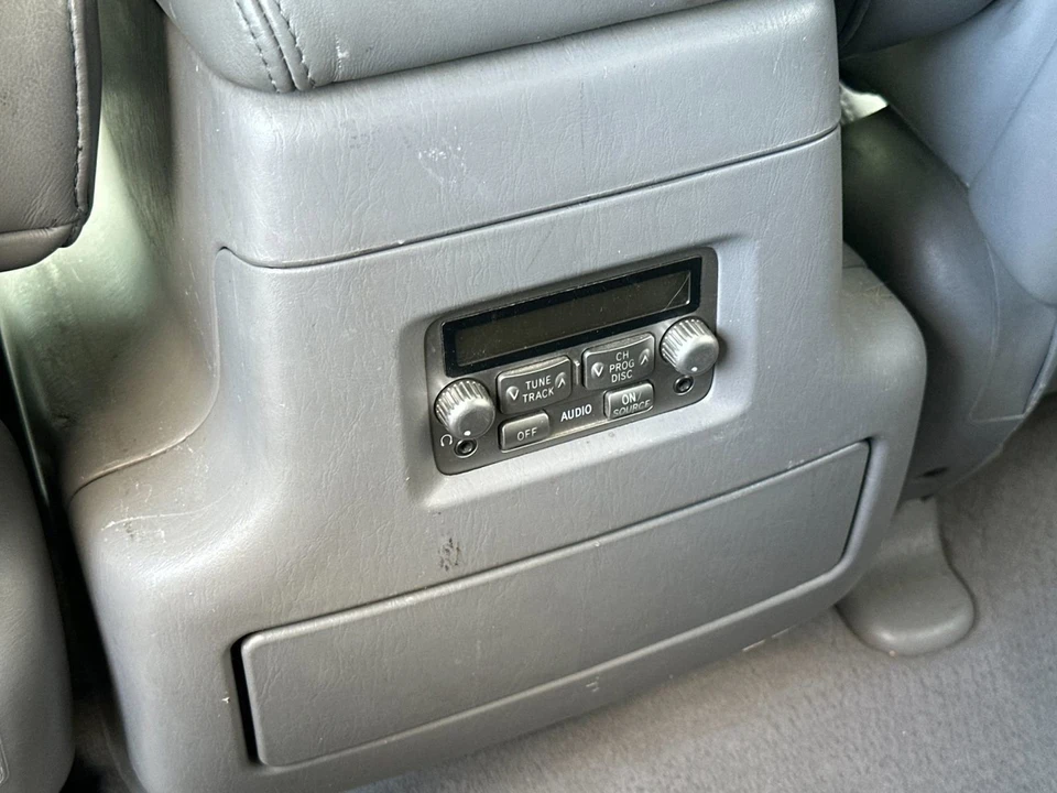 2006 Lexus LX 2nd Gen - Image 13 of 21