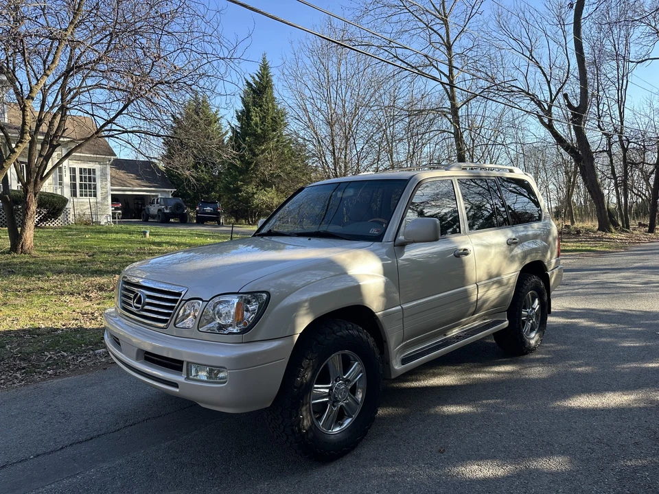 2006 Lexus LX 2nd Gen - Image 9 of 31