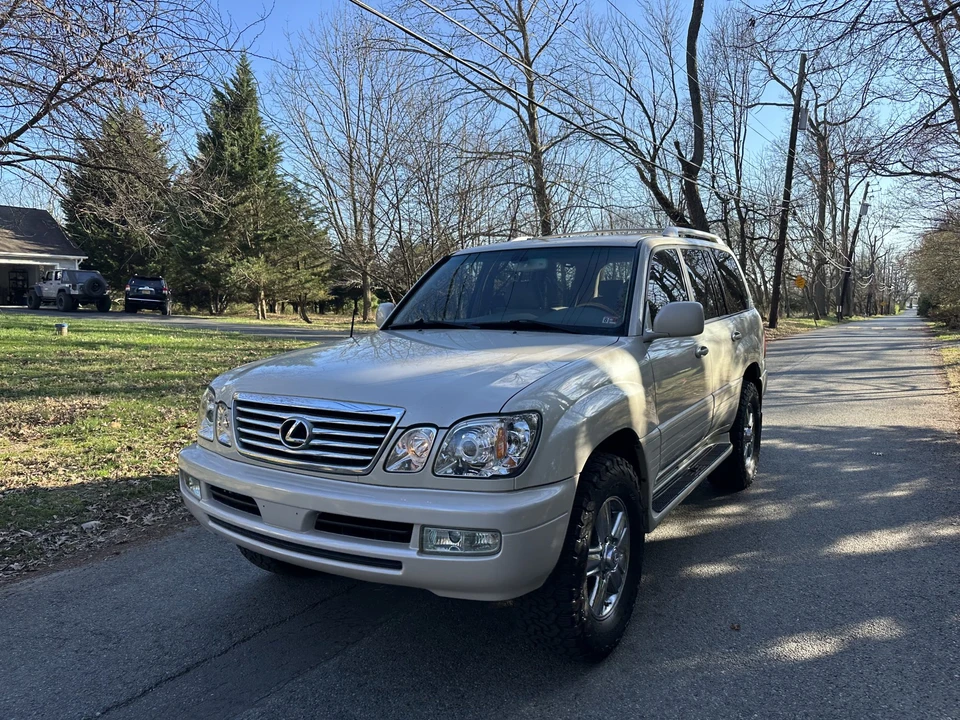 2006 Lexus LX 2nd Gen - Image 12 of 31