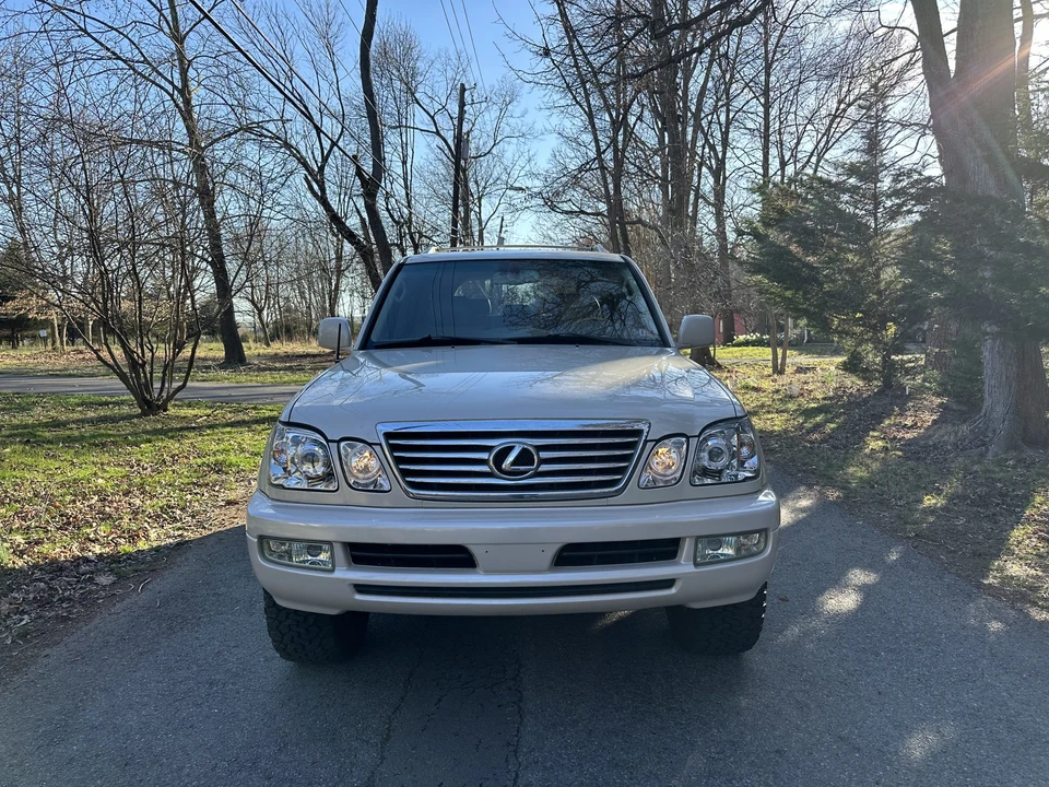 2006 Lexus LX 2nd Gen - Image 15 of 31