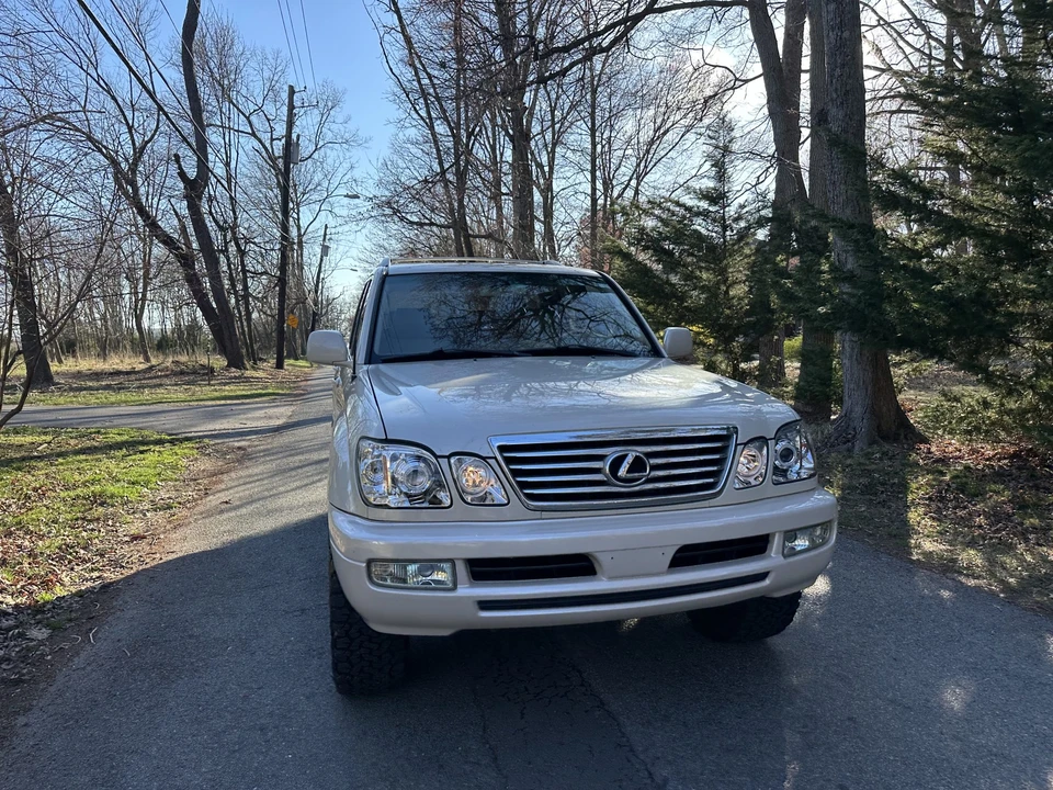 2006 Lexus LX 2nd Gen - Image 16 of 31